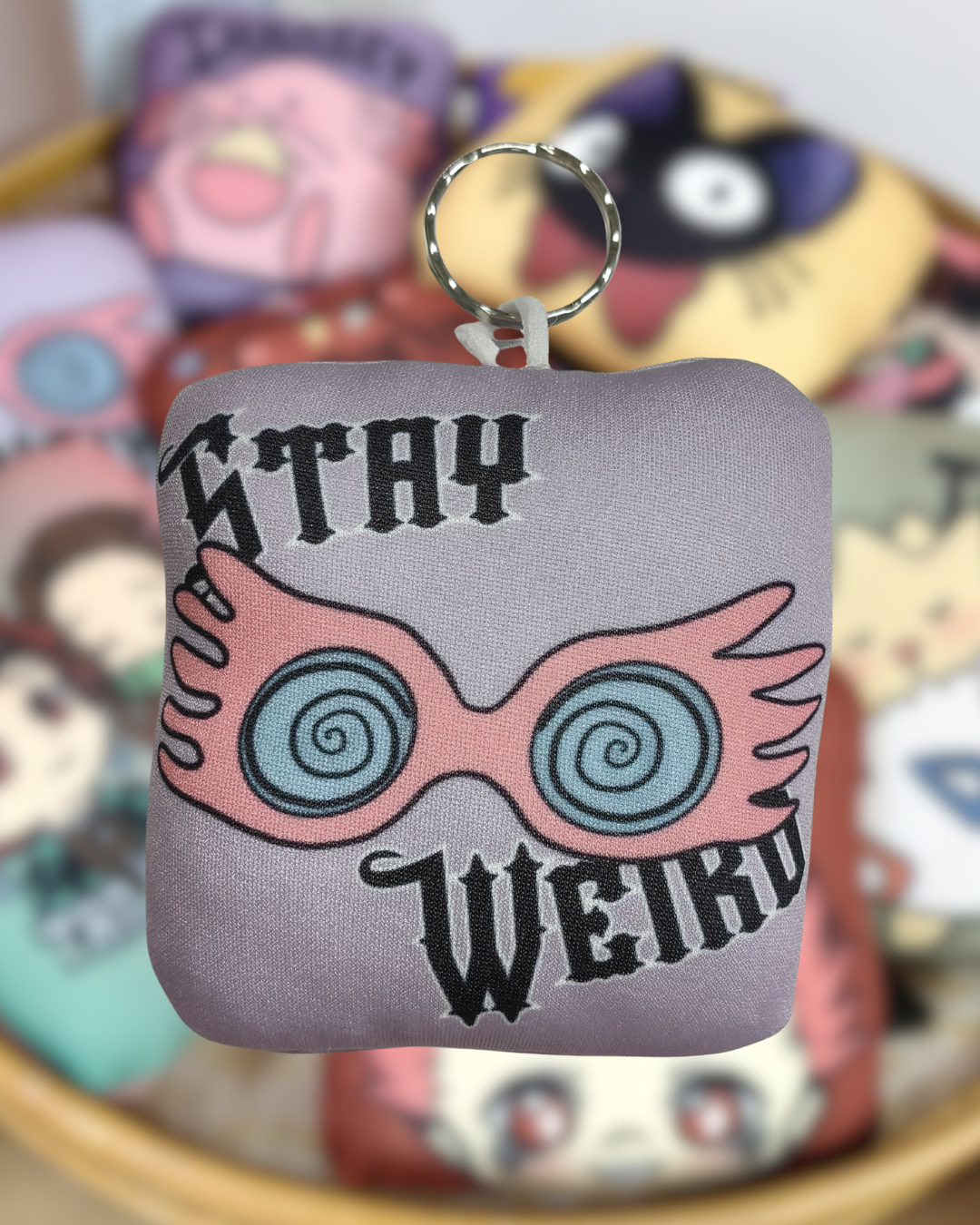 Portachiavi squishy (Stay Weird) -Fatto a mano