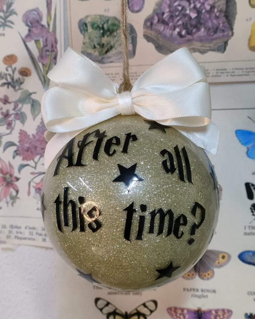 Decorazione natale artigianale tema amore eterno mondo magico fatta a mano