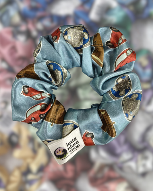 Scrunchie in raso a tema (Stefan) - Artigianale