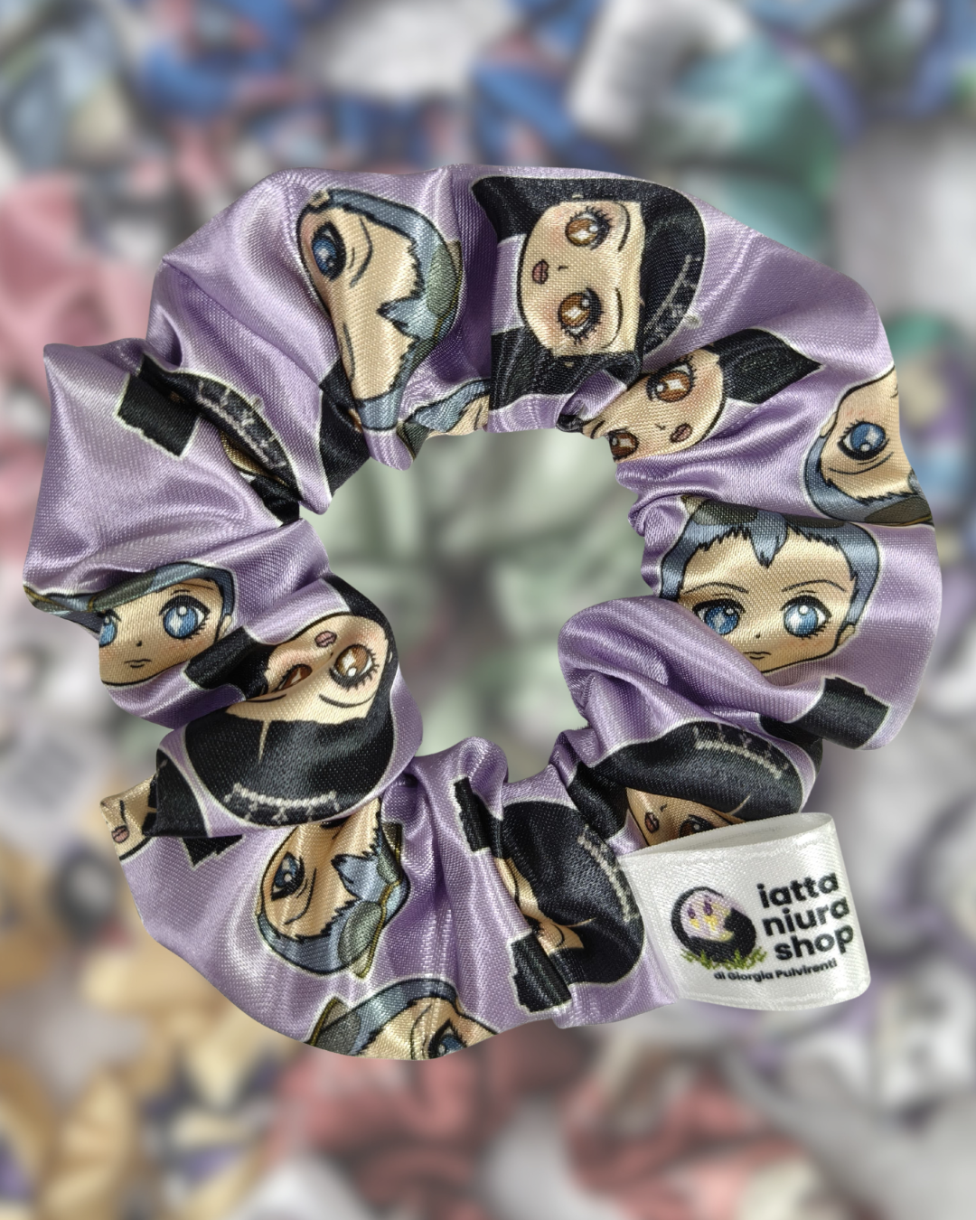 Scrunchie in raso a tema (Yukari Joji) - Artigianale