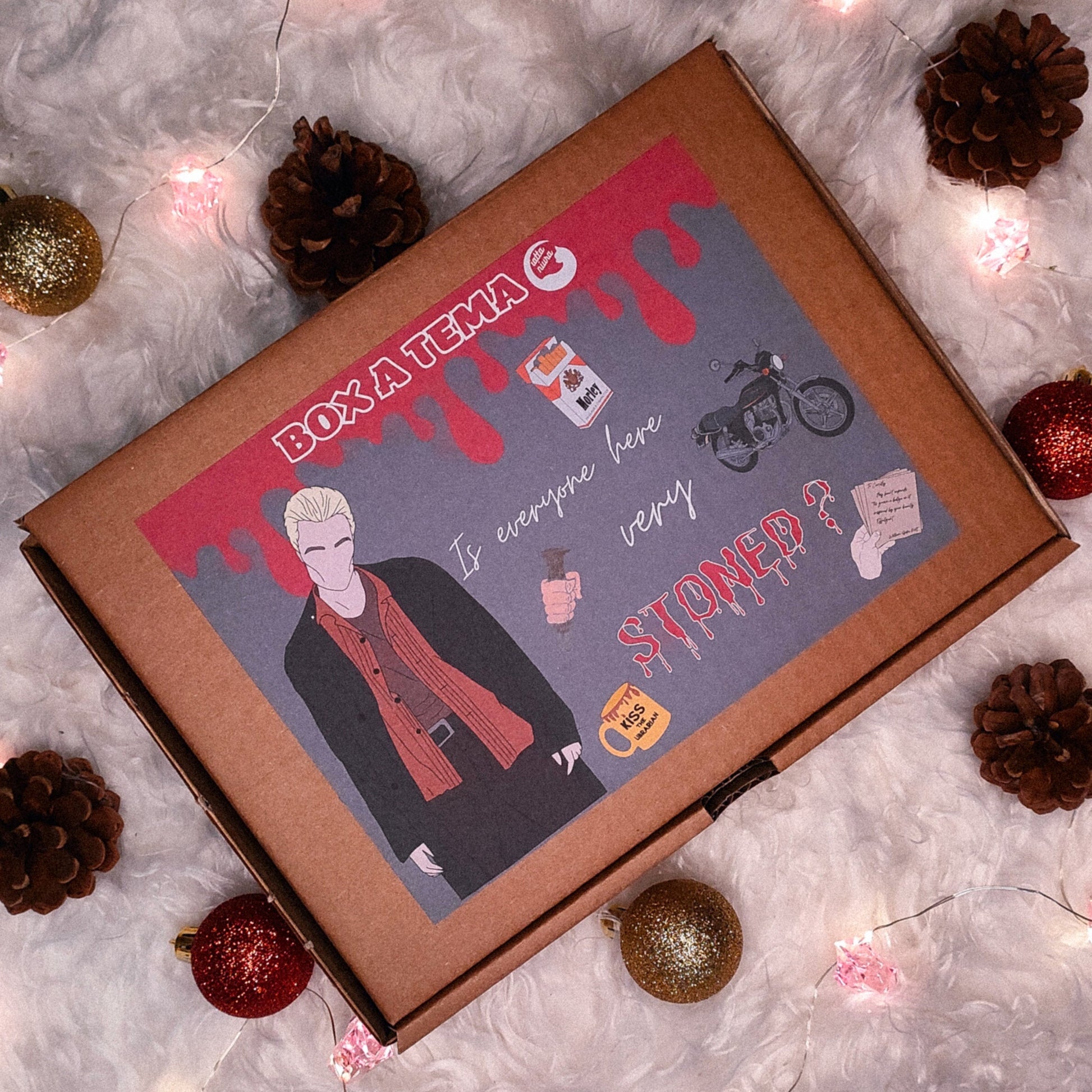 Set completo articoli artigianali vampiro ribelle astuccio shopper portachiavi