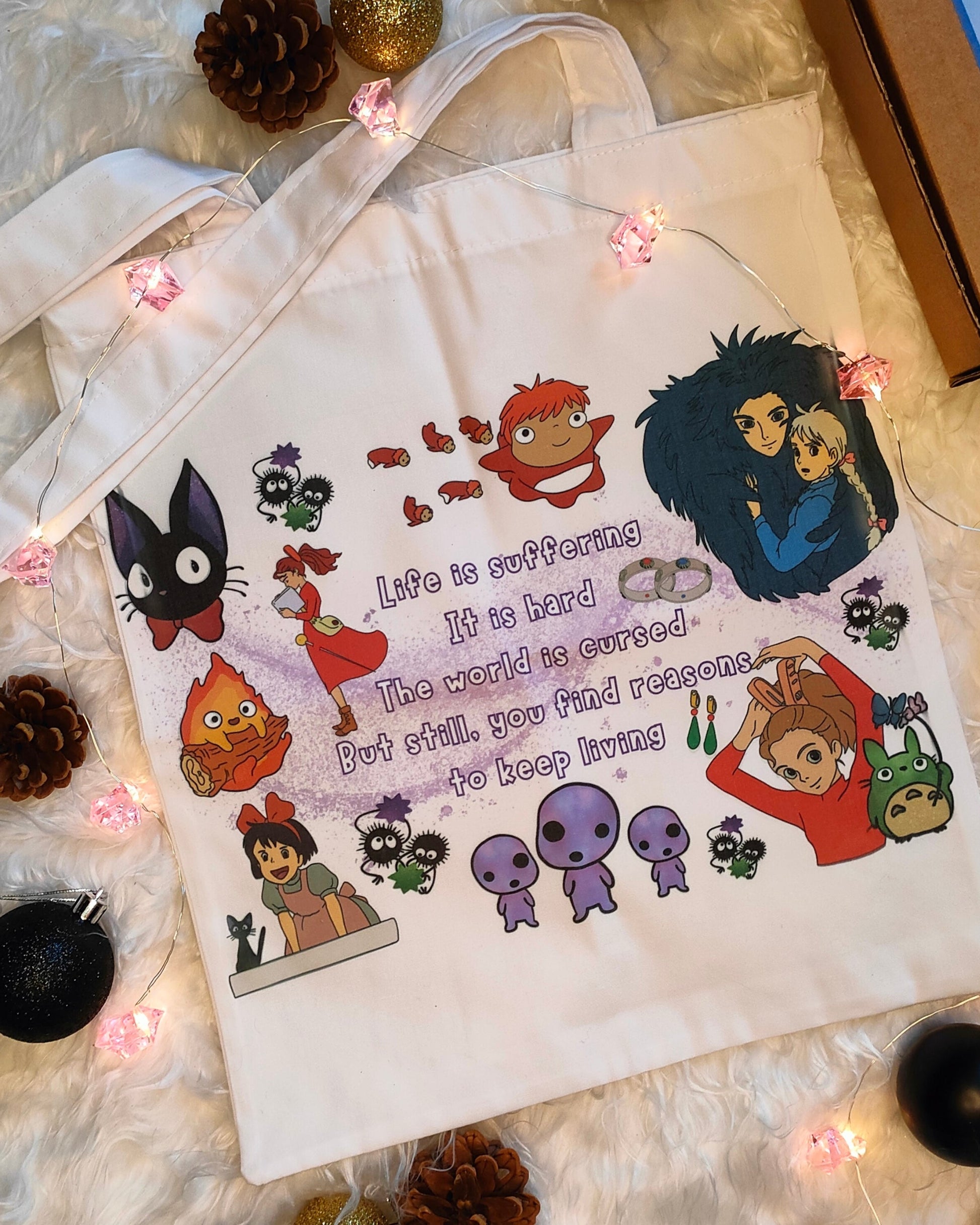 Tote bag artigianale con creature magiche stile anime giapponese